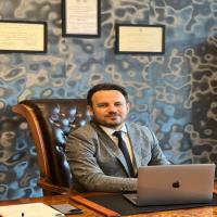 مشاوره آنلاین در واتساپ دکتر مجتبی  محمدی وکیل پایه یک دادگستری