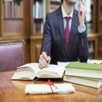قبول وکالت و مشاوره حقوقی-وکیل پایه یک دادگستری-عباس جمالی